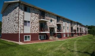 2816 O Ave, Cedar Rapids IA  52405-1452 exterior