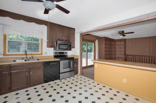 541 Hilliard Dr, Fayetteville NC  28311-2635 exterior