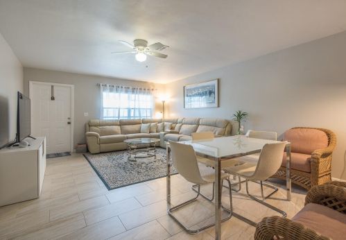 3864 Vancott Cir, West Palm Beach, FL 33403-1044