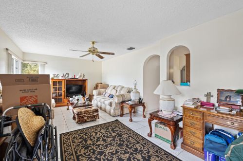 940 30th St, West Palm Beach, FL 33407-5037