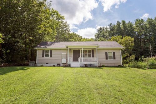 1005 Farrell St, Niota, TN 37826-3745