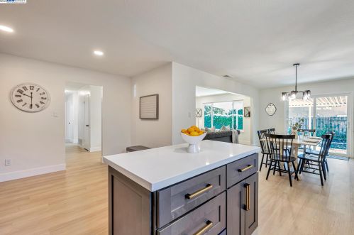 3877 Harbor St, West Pittsburg CA  94565-6137 exterior