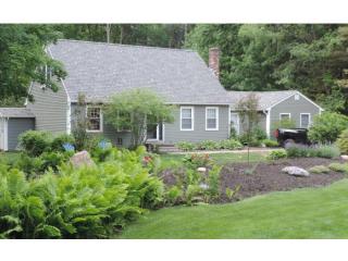 27 Stewart Ln, Georgia, VT 05468-3287