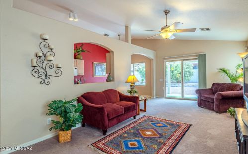 121 Laurelton Way, Tucson, AZ 85748-4562