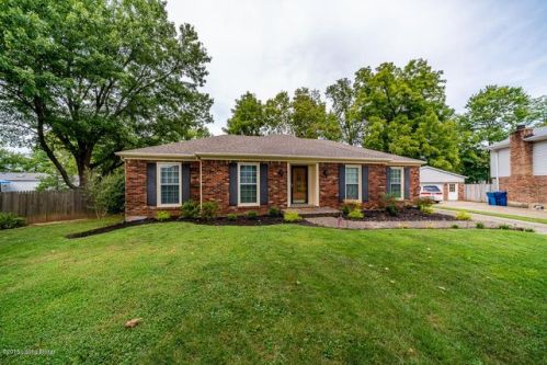 5006 Volney Ct, Louisville, KY 40291-1540