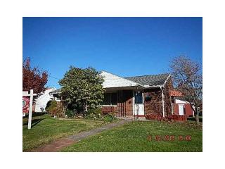 365 Emerson Ave, Hermitage, PA 16121-1827