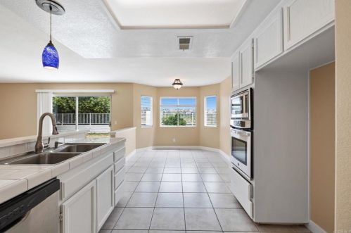 5166 Via Malaguena, Oceanside CA  92057-2636 exterior