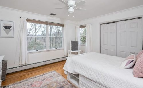 19 Marisa Ct, West Milford NJ  07480-3000 exterior