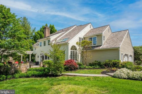 792 Avonwood Dr, Wayne, PA 19087-1957