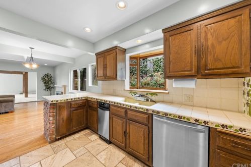 2114 Caddington Dr, Palos Verdes Estates CA  90275-2015 exterior