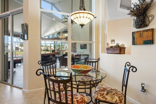 7038 Great Falls Cir, Boynton Beach FL  33437-3998 exterior