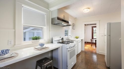 235 Seneca Pl, Westfield NJ  07090-4348 exterior