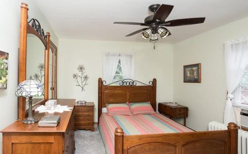 1127 Berkshire Ave, Pittsburgh PA  15226-2220 exterior