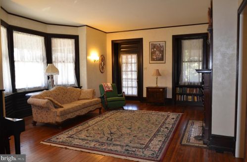 205 Lippincott Ave, Riverton NJ  08077-1309 exterior