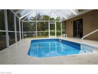 1925 15th Ter, Cape Coral FL  33909-1667 exterior