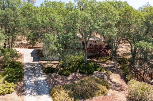 18645 Maple Leaf Ct, Middletown CA  95467-8528 exterior