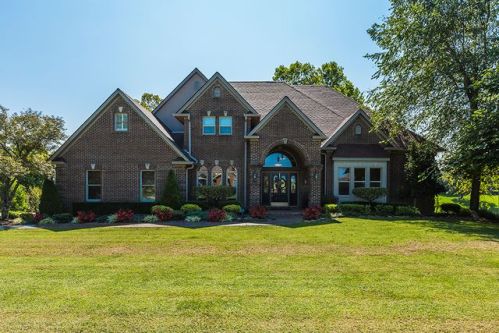 1018 Royal Crest Dr, Richmond, KY 40475-8823