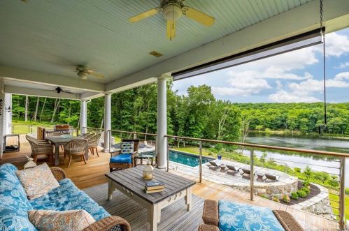 235 White Deer Rocks Rd, Woodbury CT  06798-3506 exterior