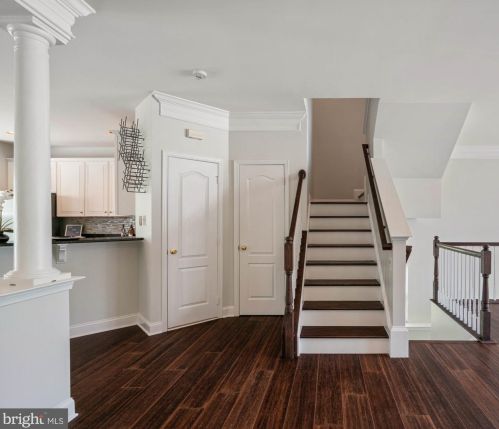 16571 Bramblewood Ln, Woodbridge VA  22191-6014 exterior