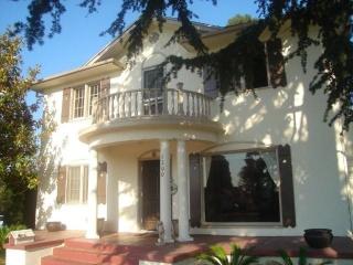 1200 Windsor Blvd, Los Angeles CA  90019-3159 exterior
