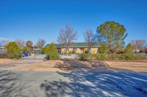 13442 Dean Ave, Victorville, CA 92395-9156