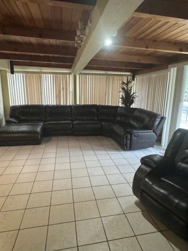 8666 Irish Moss Ct, Elk Grove CA  95624-4020 exterior