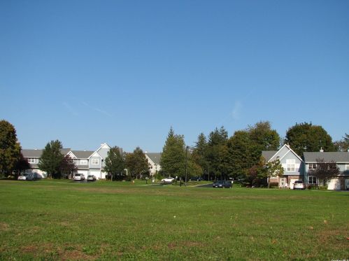 15 Summerfield Cir, Central Islip NY  11722-4649 exterior