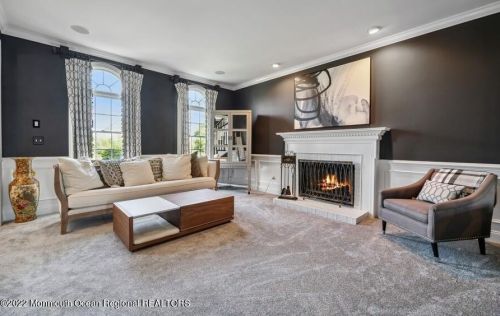 6 Courtney Ct, East Freehold NJ 07728-9563 exterior