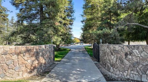 1812 Golf Rd, Turlock CA  95380-9746 exterior