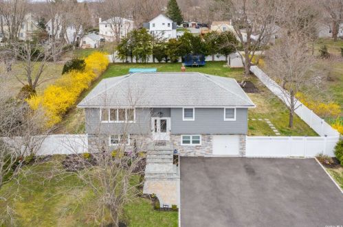 15 Grossman St, Huntington Station NY 11747-2905 exterior