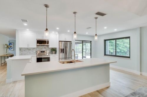 201 Palmetto Dunes Cir, Naples FL  34113-7565 exterior