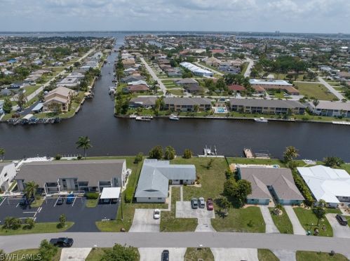 4017 11th Pl, Cape Coral, FL 33904-5151
