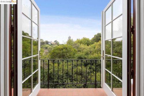 1 Downey Pl, Oakland CA  94610-1809 exterior