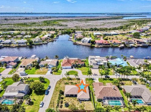 721 56 St, Cape Coral FL  33914-7224 exterior