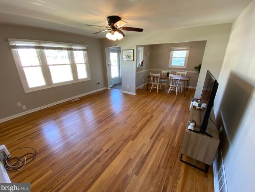 26 Auburn Dr, New Castle DE 19720-2305 exterior