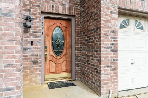 2821 Custer Dr, Denton, TX 76210-6449