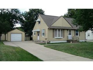 1435 Golfview Dr, Cedar Rapids IA  52402-5713 exterior