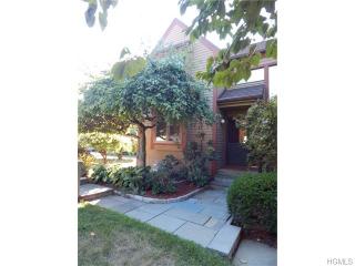 1101 Eagle Bay Dr, Crotonville, NY 10562-2359