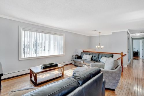 220 Carriage Dr, Meriden, CT 06450-7006