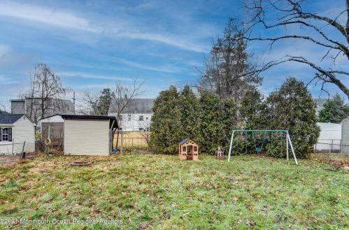 26 Northfield Ave, East Brunswick NJ  08816-3031 exterior
