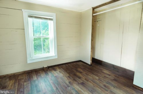 4052 Jerome Rd, Edinburg VA  22824-2500 exterior