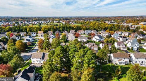 515 Florence Fields Ln, New Castle DE  19720-8752 exterior