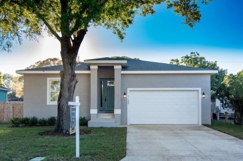 7130 Orpine Dr, Saint Petersburg, FL 33702-5050