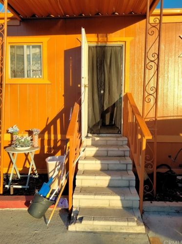 1680 Tartar Ln, Compton CA  90221-5316 exterior