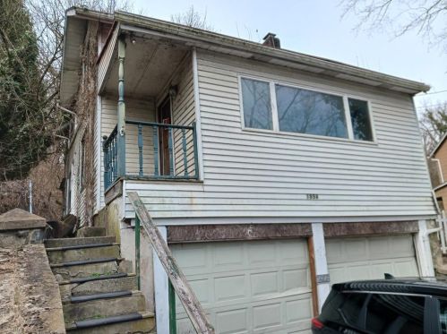 1894 Delaware Dr, Easton, PA 18042-9785