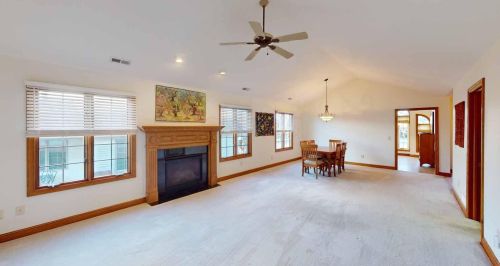 20 Mallard Pt, Mount Vernon, OH 43050-8912