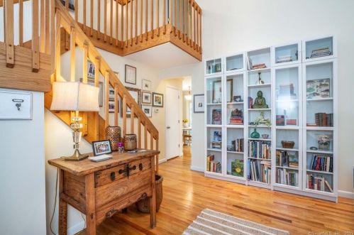 46 Olde Hall Rd, Hebron, CT 06248-1262