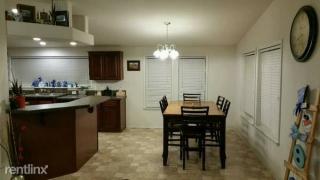 13832 Cottonwood St, Williston ND  58801-8965 exterior