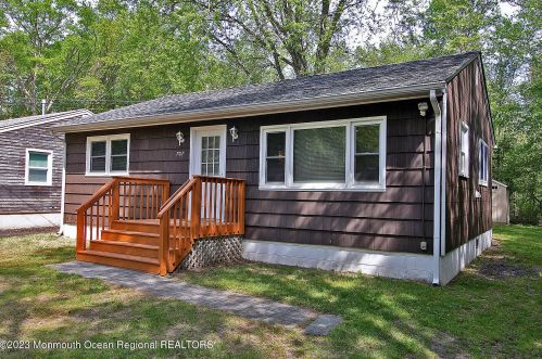 707 Holly Blvd, Berkeley Township, NJ 08721-2216