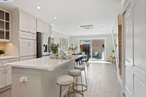 1143 Glenmeadow Ct, San Jose, CA 95125-3308